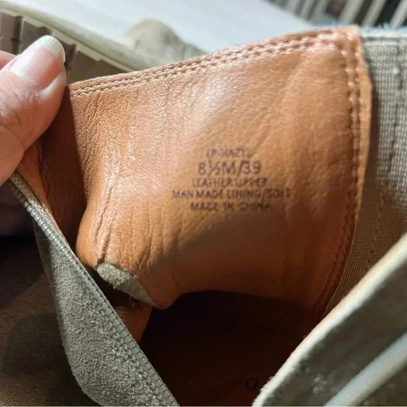 Lucky Brand Chelsea boots size 8.5 / 39 medium. - Picture 5 of 5